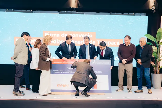 Firma y Corte de Cinta